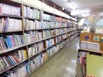 新町図書館 児童書コーナー